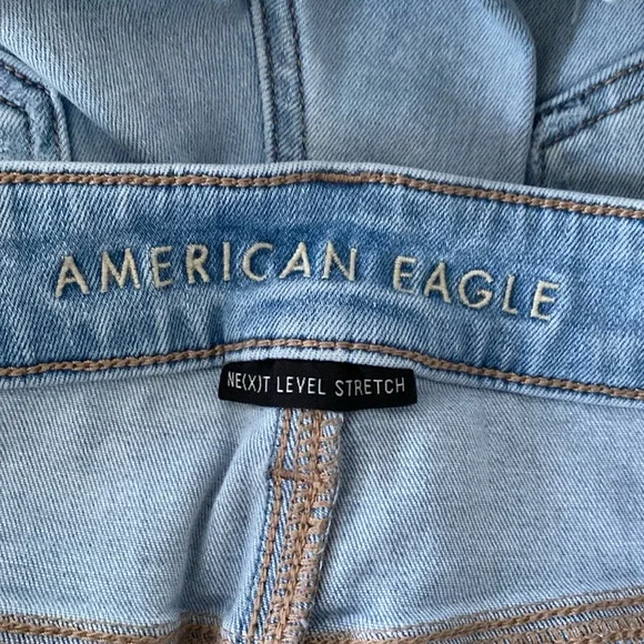 American Eagle Next Level Stretch MIDl Denim Shorts - Size 8 - EUC - Picture 3 of 9